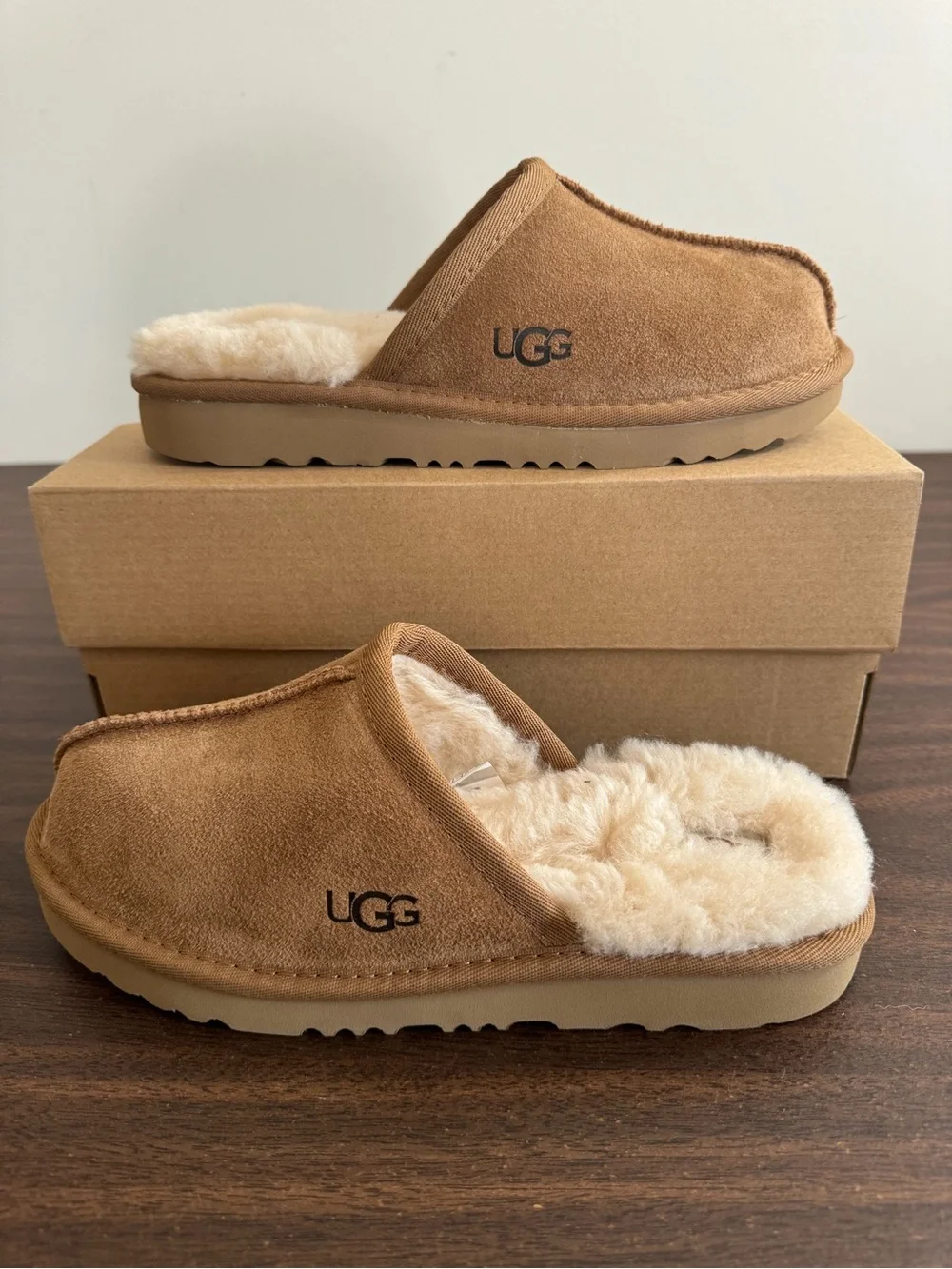 UGG Keegan Chestnut Suede Shearling Slide Slippers Kids 12M Cozy House Shoes
